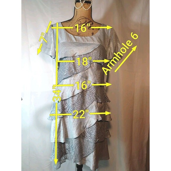 London Times Women Scalloped Silver Floral Dress Size 10P‎ - Picture 2 of 8